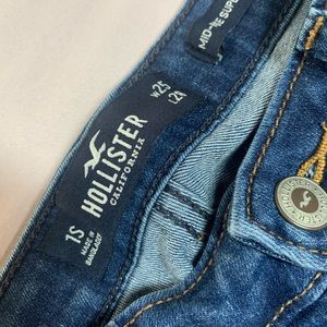 Hollister distressed skinny jeans
